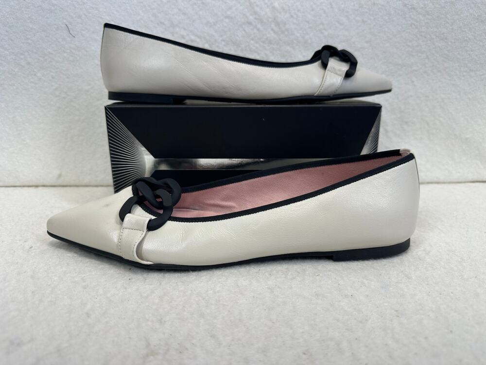 Pretty Ballerinas Ella Flats in Cream Leather with Black Chain Detail SZ 39 NWOT